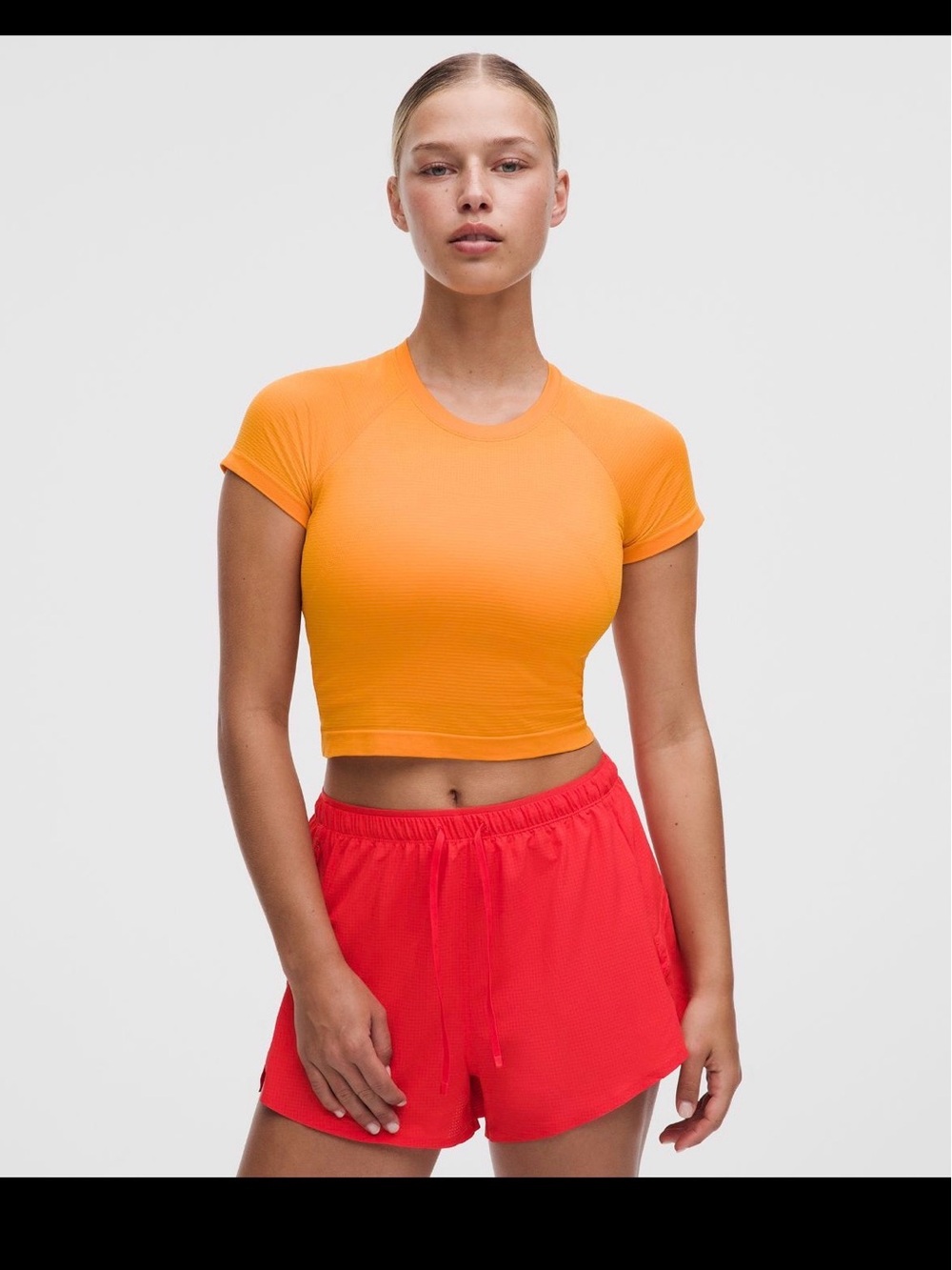 Swiftly Tech Cropped Short-Sleeve
Shirt 2.0. 🍊